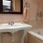 شقة At 